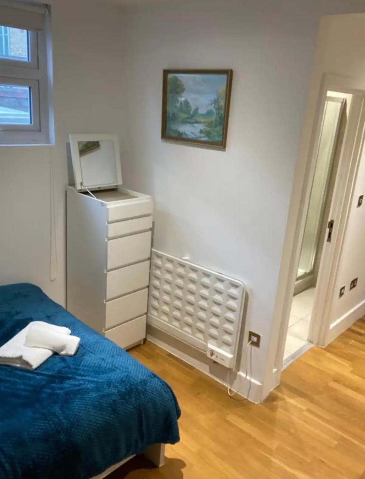 Quarto em Acomodações Particulares Lovely Private In Euston,