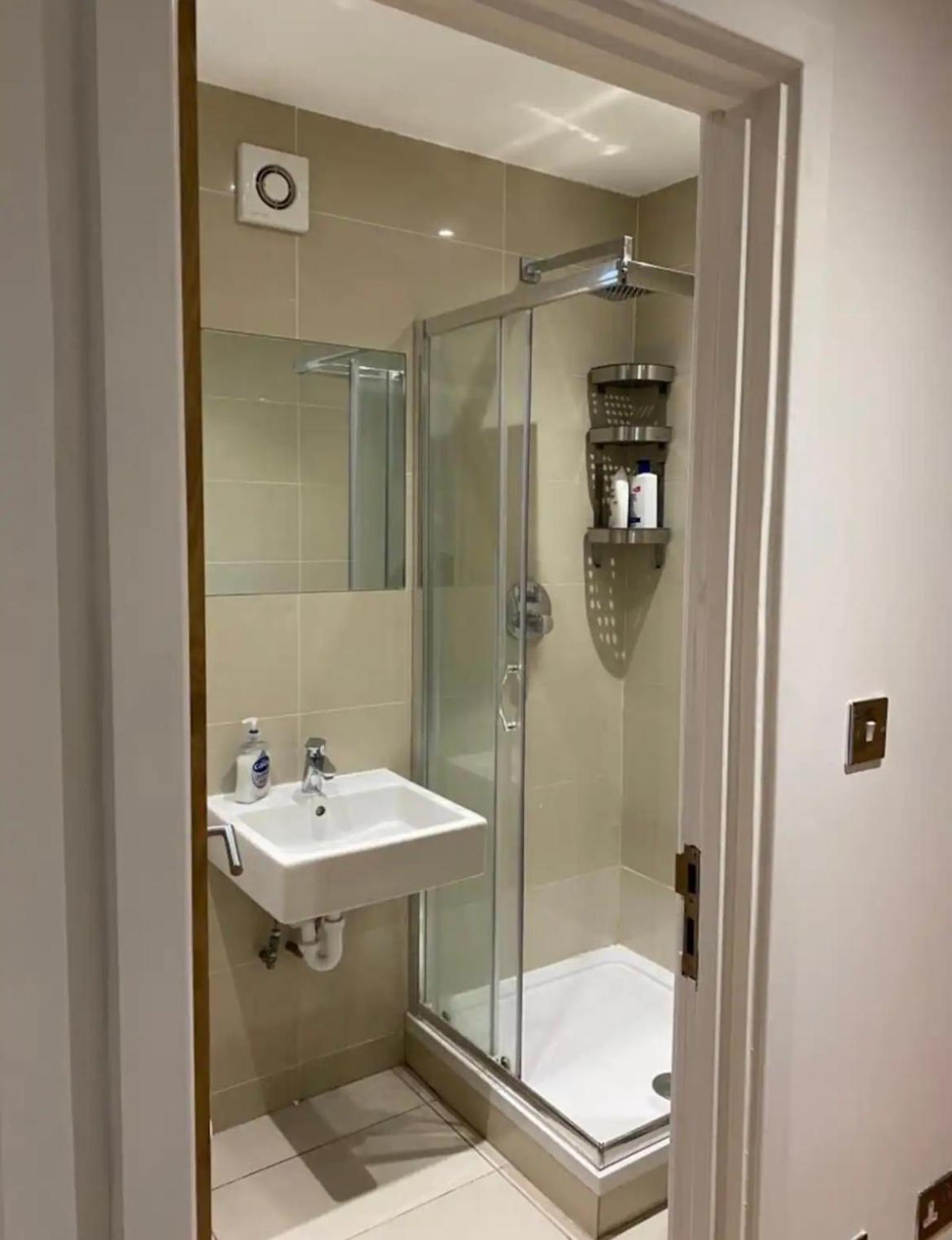 Lovely Private In Euston, *
