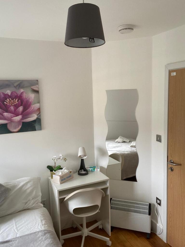 Lovely Private In Euston, *