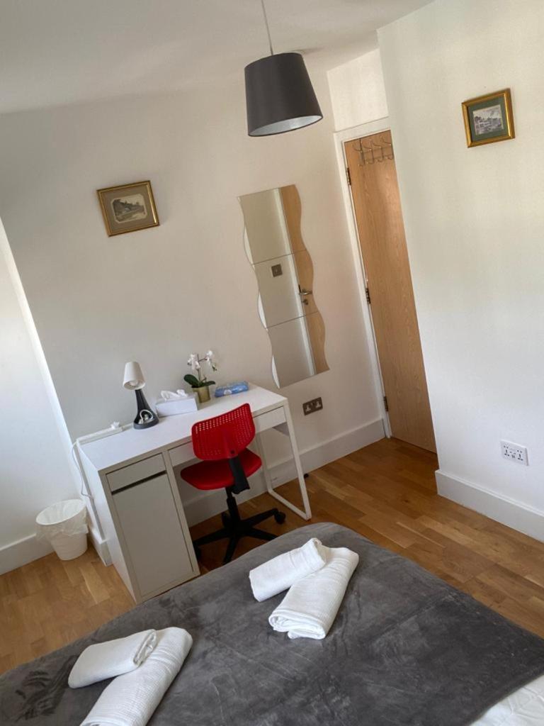 Lovely Private In Euston, Quarto em Acomodações Particulares