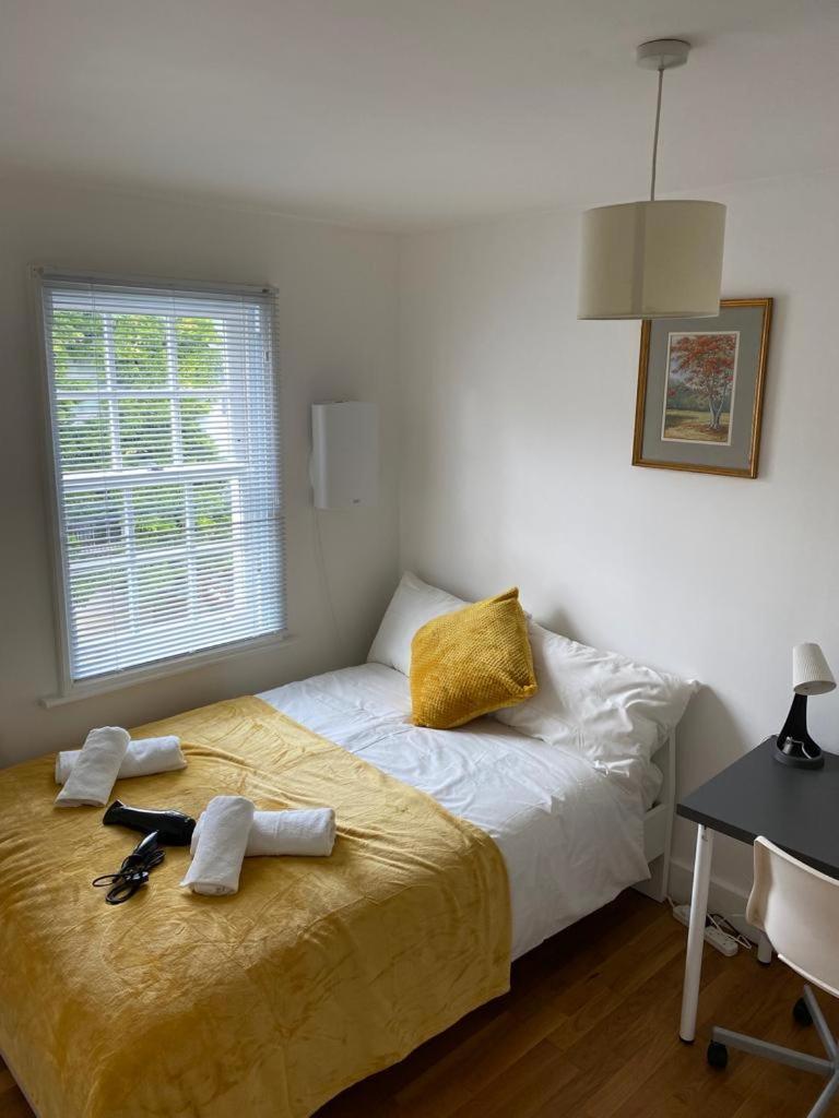 Проживание в семье Lovely Private In Euston, Лондон
